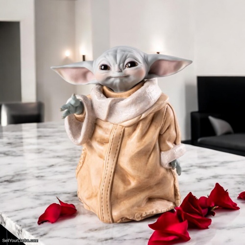 Lladro Grogu™ Porcelain Sculpture – Handcrafted Star Wars Collectible SKU: 01009422
