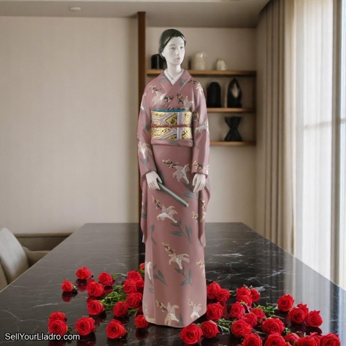 Lladro – Enigmatic Beauty 01008467